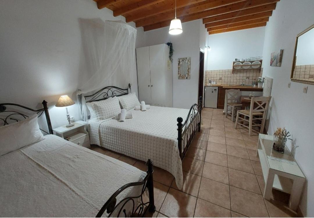 Stefanos Katsaros Studios Skala  Luaran gambar