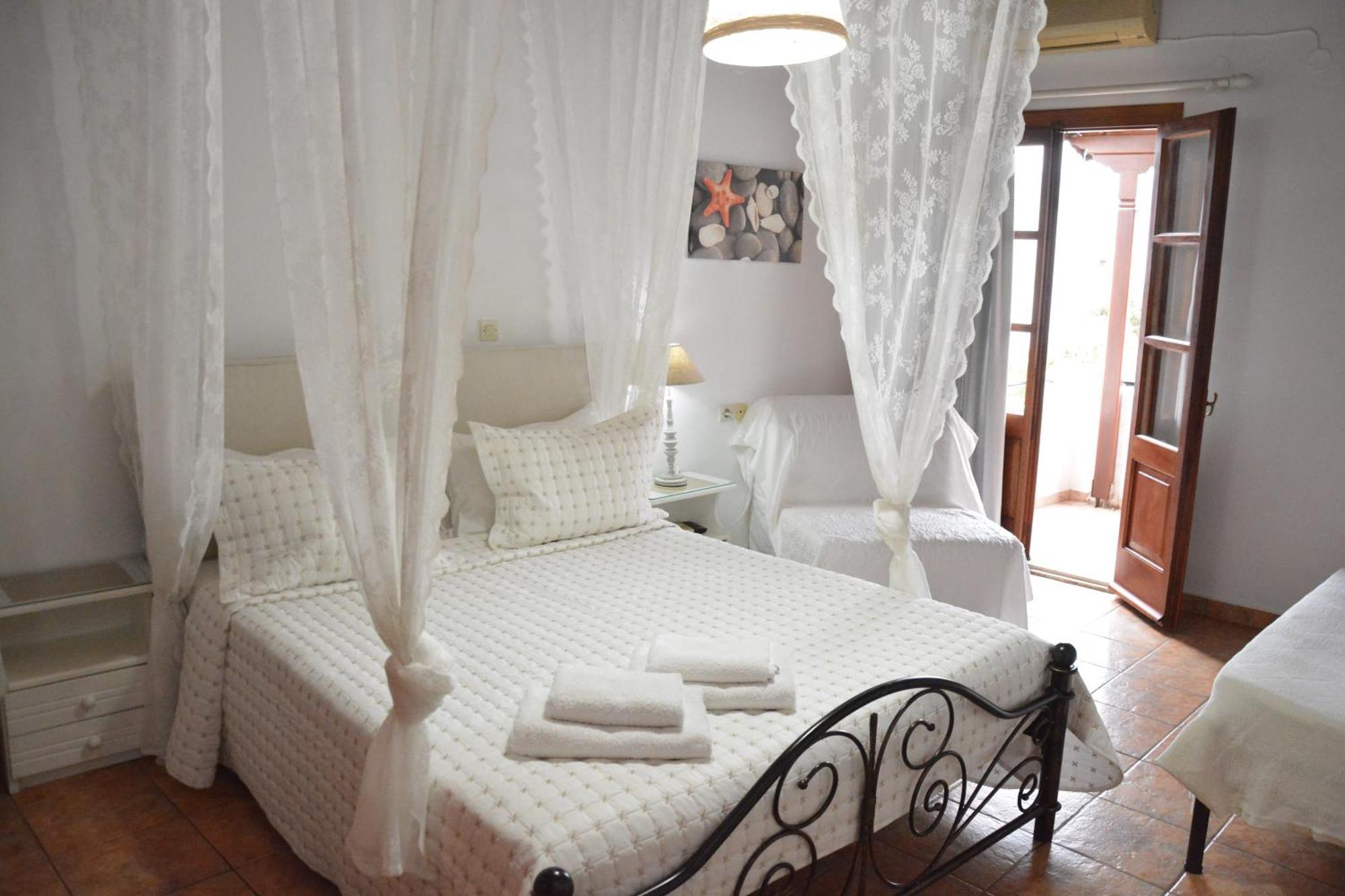 Stefanos Katsaros Studios Skala  Bilik gambar